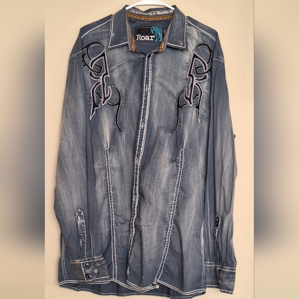 Roar By Buckle Denim Shirt with White Embroidery Soft Washed Light 3xl